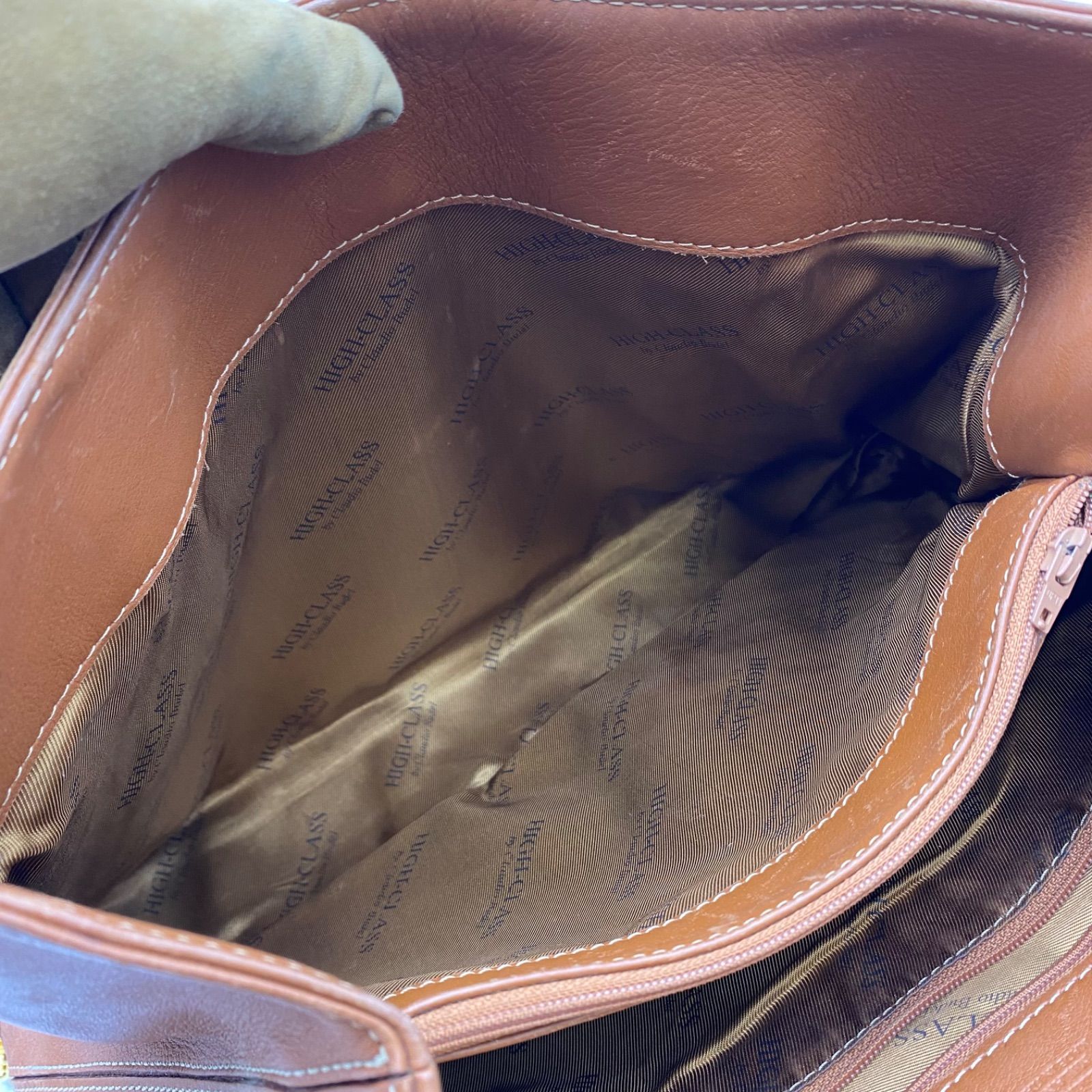【美品】HIGH CLASS ハンドバッグ ゴールド金具 レザー ブラック 35 美品】HIGH CLASS ハンドバッグ ゴールド金具 レザー ブラック 35