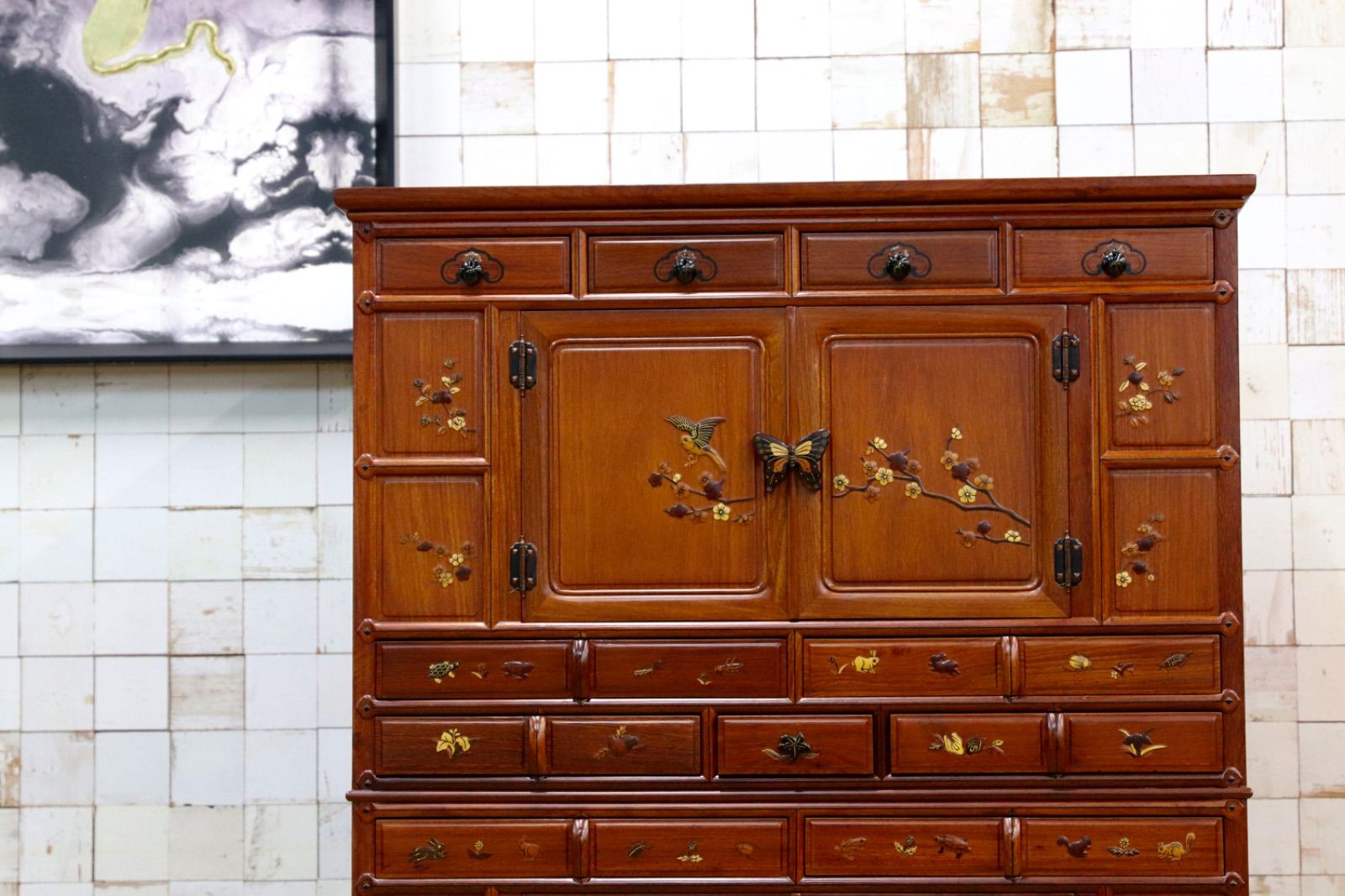 GMIK554 中国美術 唐木家具 李朝家具 象嵌模様花鳥図箪笥 キャビネット リビング収納 アンティーク 稀少 家具 チェスト 箪笥 タンス