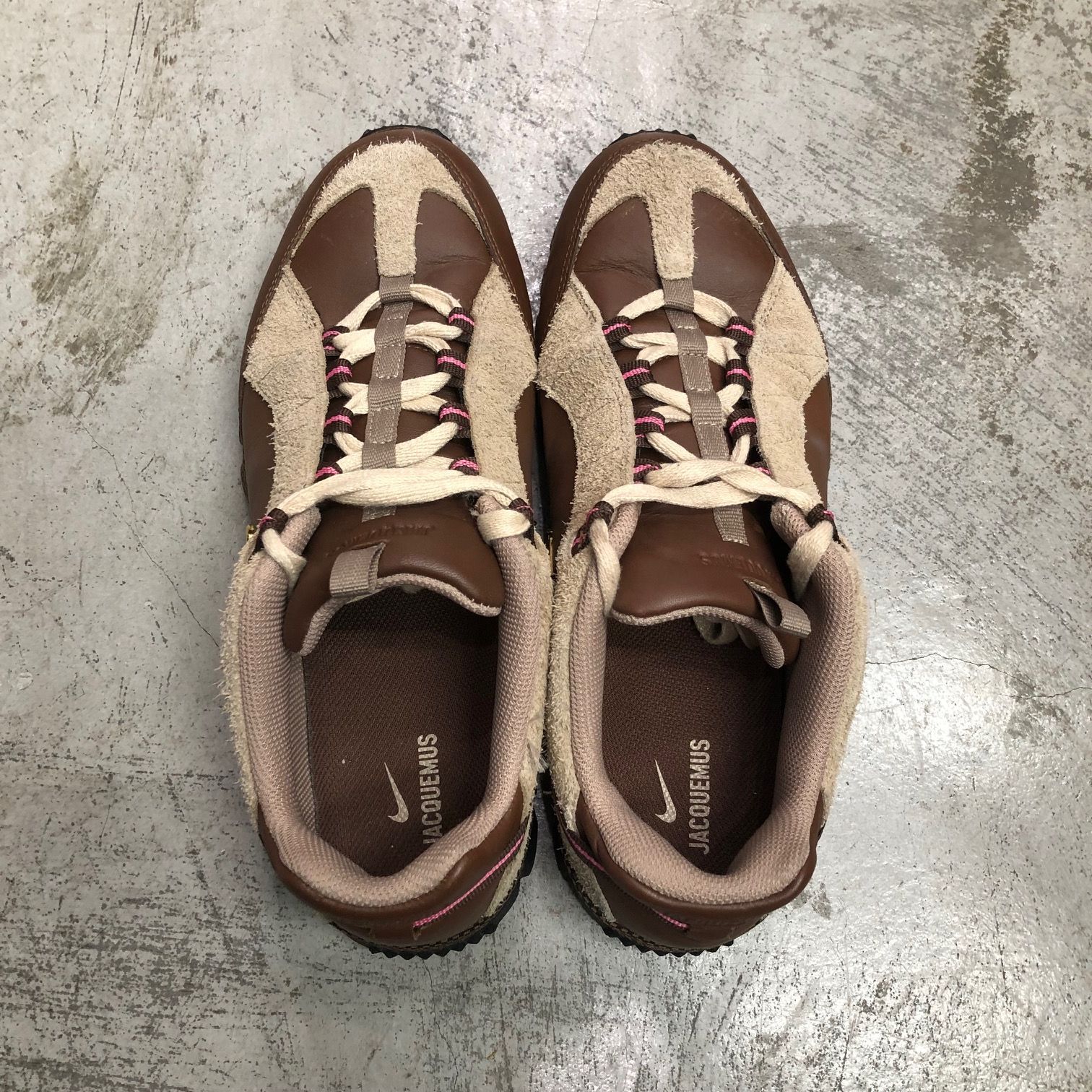 Jacquemus Nike Women's Air Humara LX Ale Brown and Gold DR0420-200 ジャックムス  ナイキ ウィメンズ エアフマラ スニーカー ナイキ 26.5cm 77968A1 - メルカリ