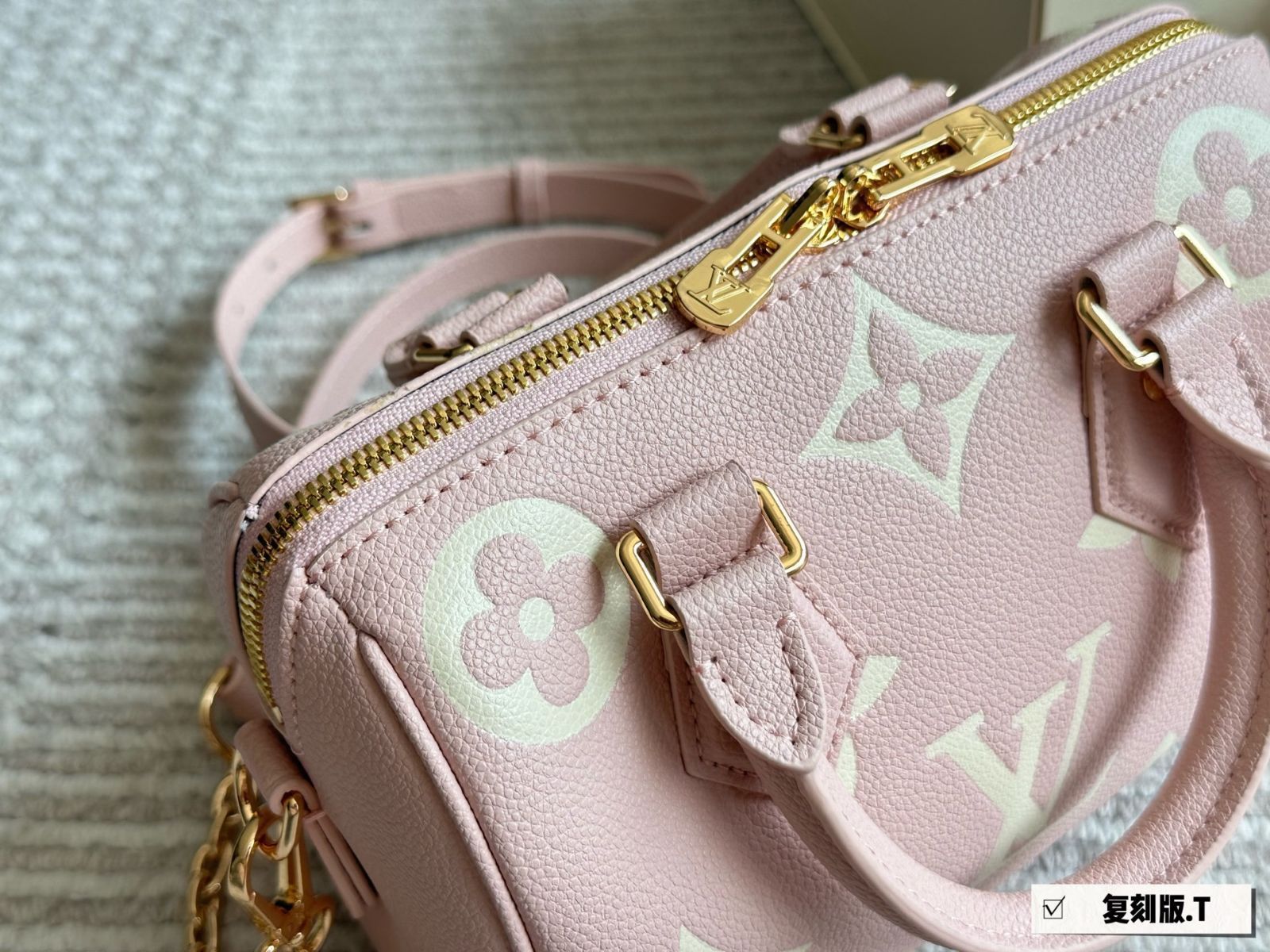 ピピです。Thisisリメイクバック(紫) Louis Vuitton スピーディからハンドバッグへリメイク