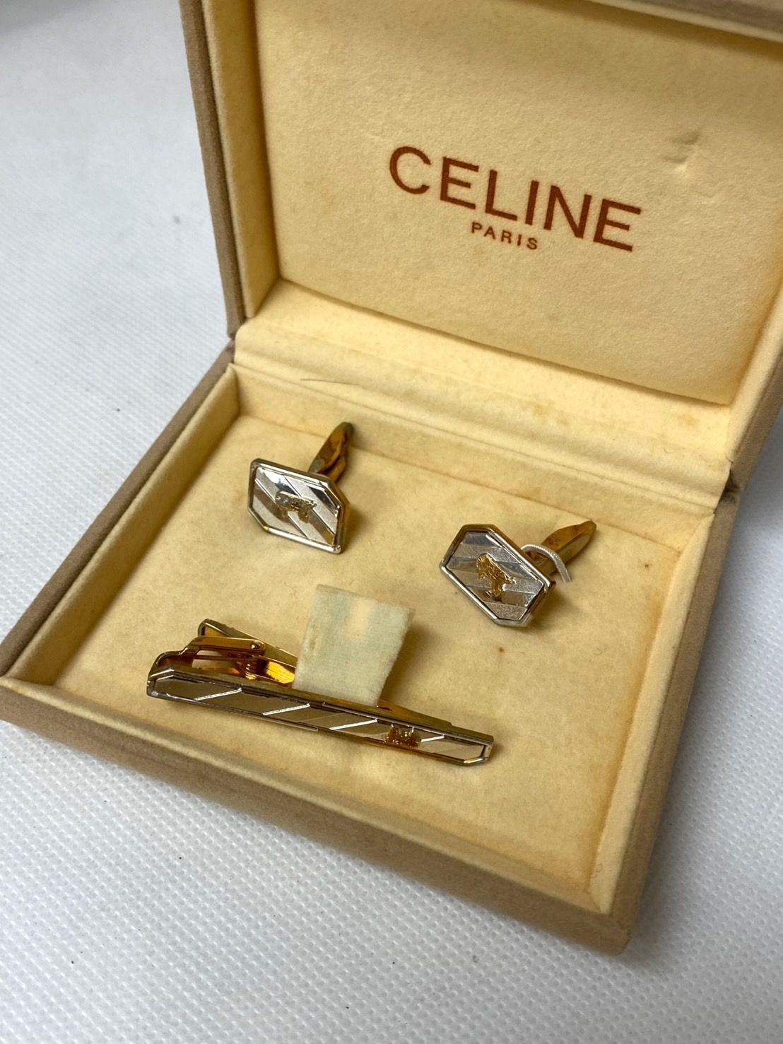 ●【美品】 セリーヌ タイピン＆カフス  セット  ケース付き  保管品 ● CELINE セリーヌ タイピン カフス セット メンズ ケース付き