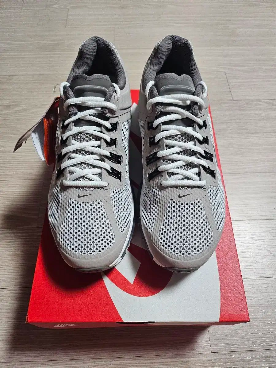 【雷市場（ポンジャン）商品韓国直送】NIKE(ナイキ) エアマックス 2013 260mm 新品