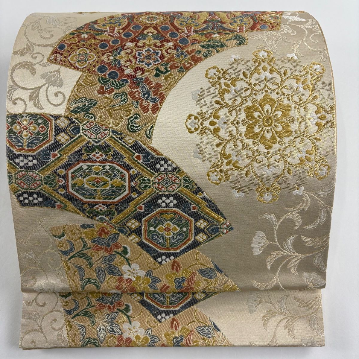 大人女性の 袋帯 美品 秀品 華文 花鳥 金糸 箔 金色 六通 正絹 【中古 着物・浴衣