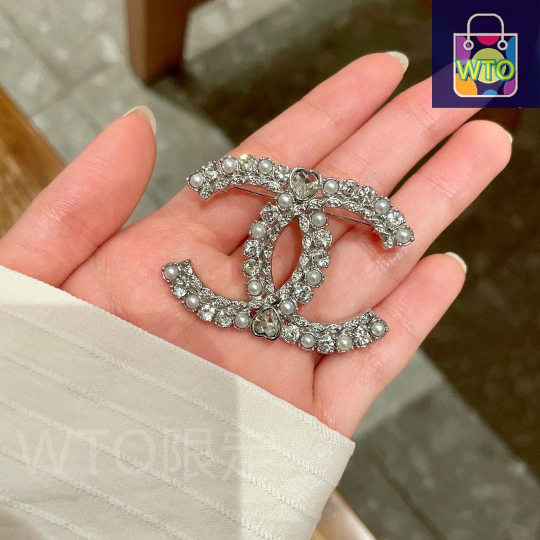 今日特価】CHANEL シャネル 専門店新商品と同時期に発売 胸ピン