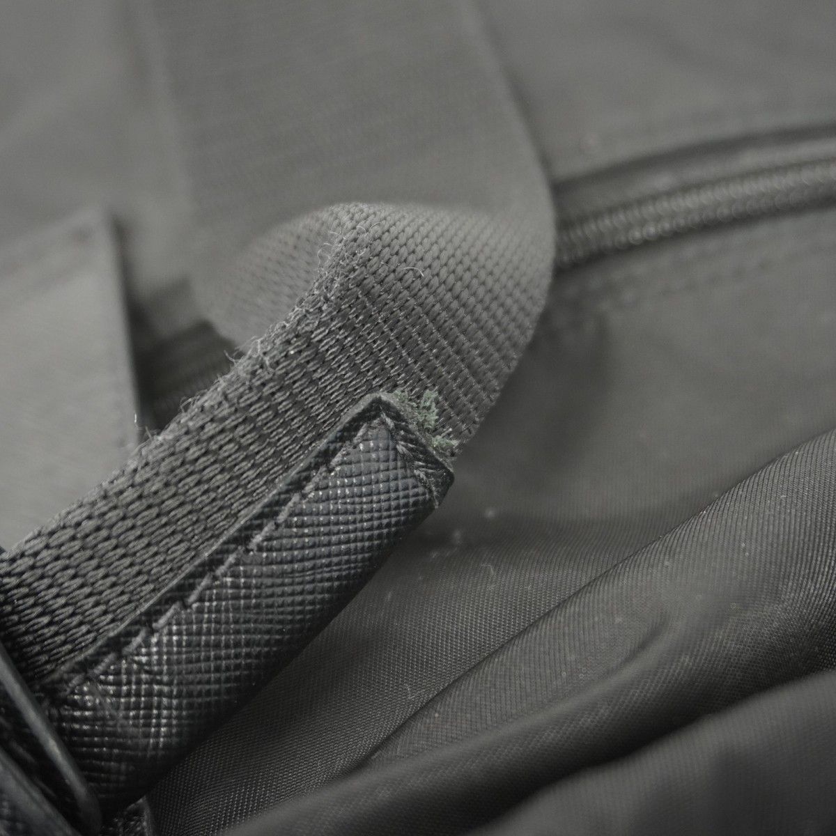 ナイロン ブラック