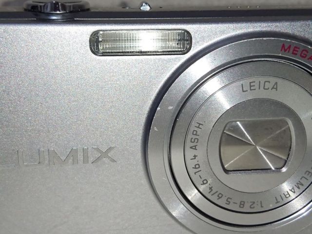 パナソニック デジタルカメラ LUMIX (ルミックス) プレシャス