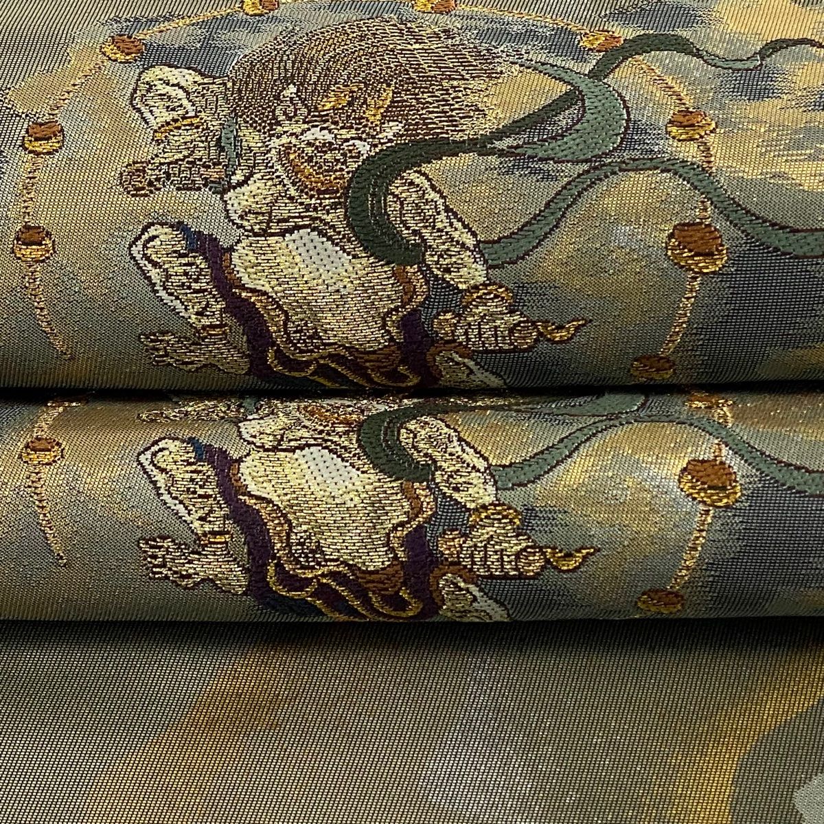 袋帯 美品 逸品 菱華文 草花 相良刺繍 箔 金色 お太鼓柄 正絹