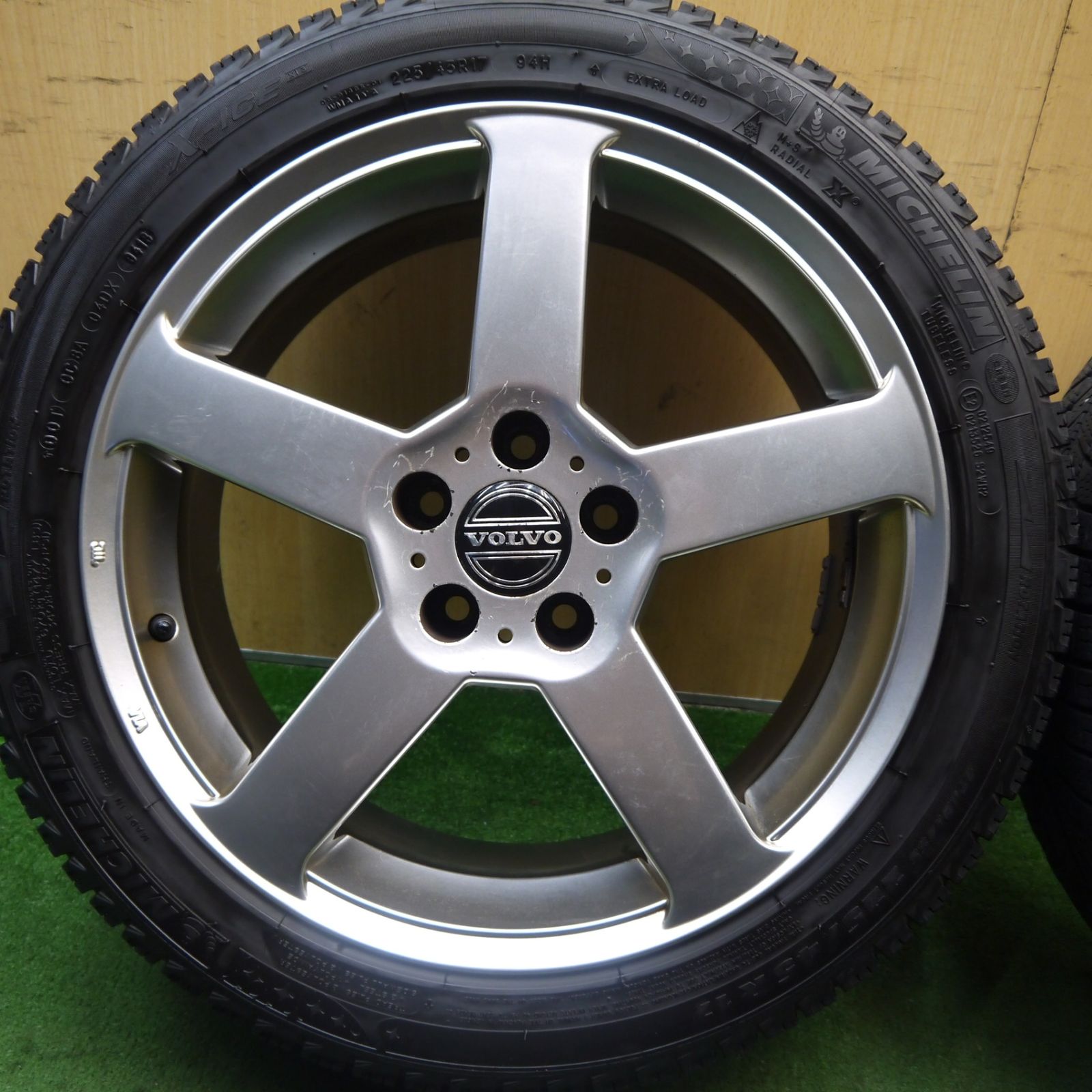 バリ溝 8.5分 ボルボ 等 225 45R17 スタッドレス ミシュラン X-ICE XI3 社外 アルミ 17インチ PCD108 5H 5091004Hス