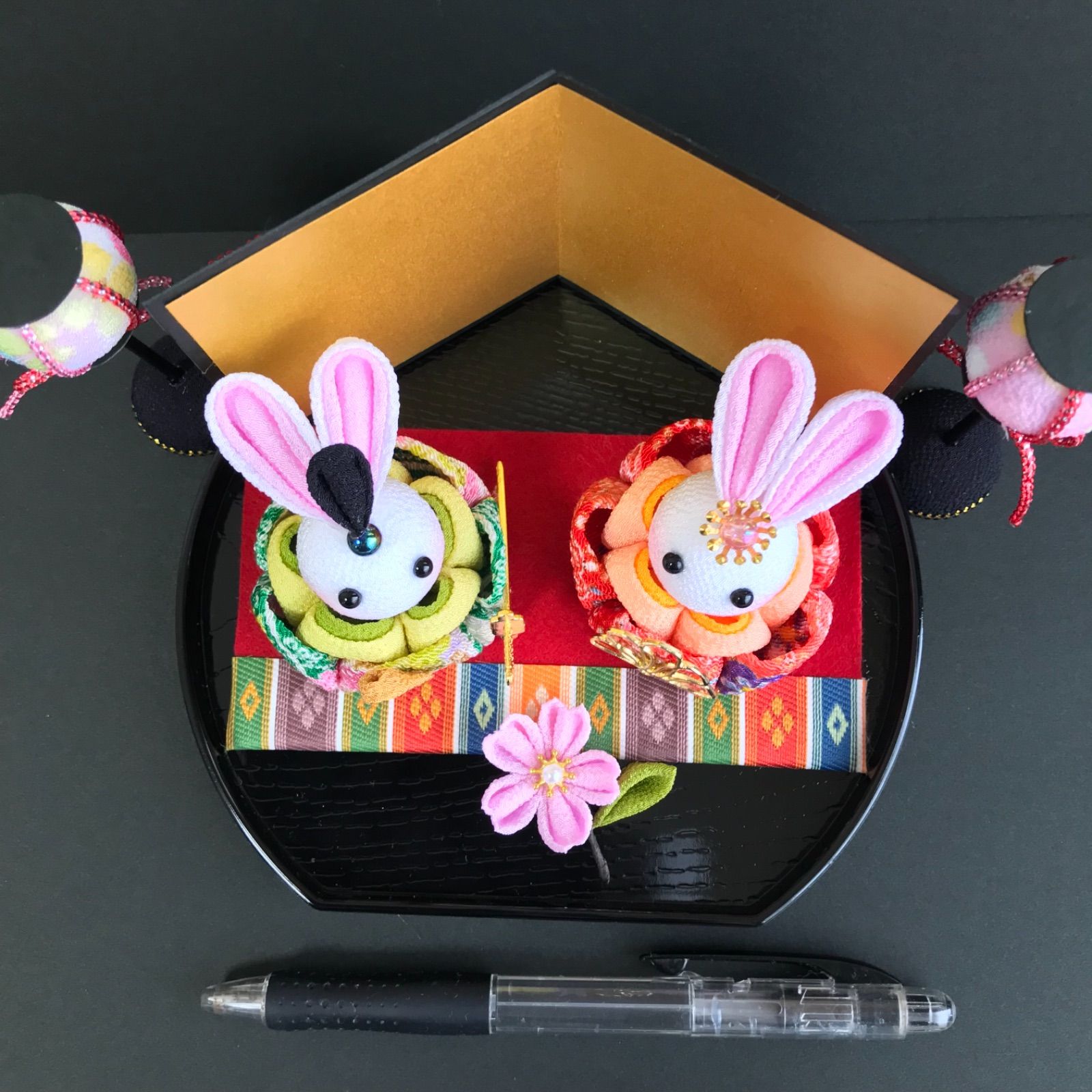 つまみ細工 ミニ うさぎのお雛様【赤 みどり】1/29•30は30