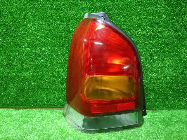 SALE，高品質 アルト　左テールレンズ　HA23S　35603-76G0　スズキ　250909125 ライト