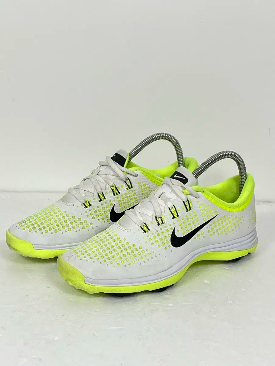 ほぼ未使用 NIKE ナイキ ルナ エンプレス ゴルフ シューズ スニーカー 靴 ナイキゴルフシューズ レディース ルナエンプレス 235mm - メルカリ