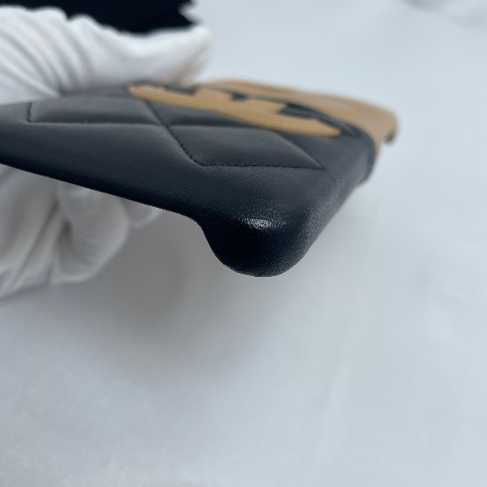 CHANELシャネル マトラッセ バイカラー CC ココマーク iPhone 11 Pro 