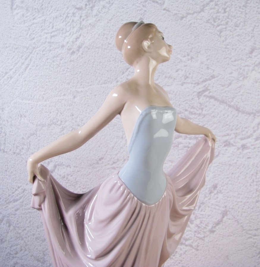 リヤドロ フィギュリン 踊る少女 高さ 30.5cm LLADRO 25j020 NEXPOTALLINN_EU