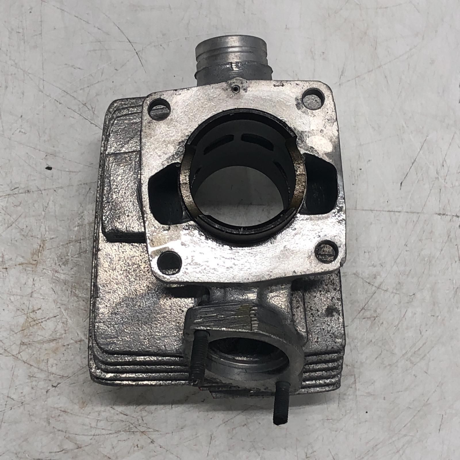 SUZUKI GT380 シリンダー（1） 部品取り スズキ - メルカリ