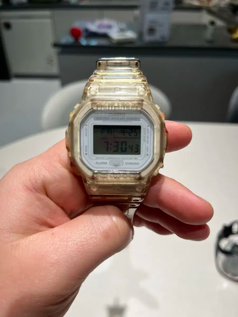 CASIO カシオ x 梁 時計