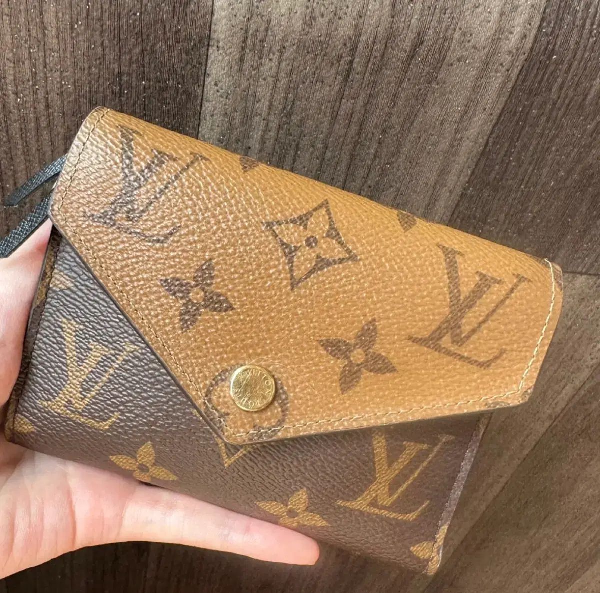 【Moon様】ルイヴィトン モノグラム リバース ヴィクトリーヌ 折り財布 鑑定 極上美品】ルイヴィトン モノグラム リバース ヴィクトリーヌ