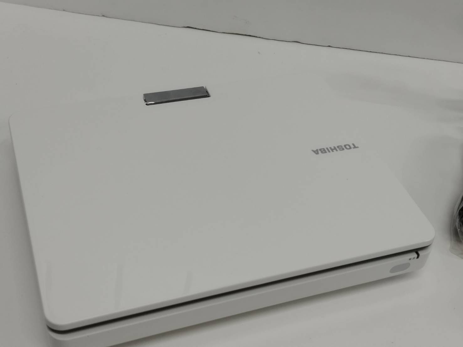 【極美品】TOSHIBA ポータブルDVDプレイヤー 9V型 SD-P910S 東芝映像ソリューション、9インチワイド液晶搭載のポータブルDVD