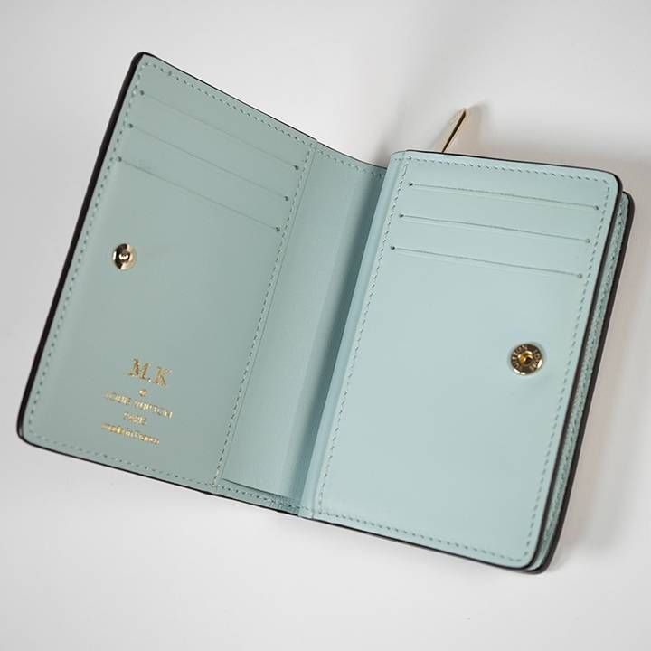 【美品】LOUISVUITTON ヴィトン　クレア　マヒナ　二つ折り財布　限定色 Brand Max】ルイヴィトン・ヴィトン・エルメス・シャネル