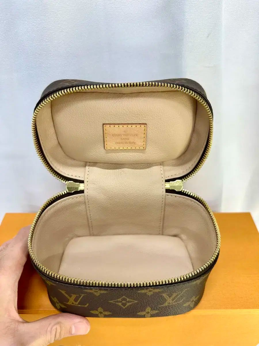 Vuitton ルイヴィトン