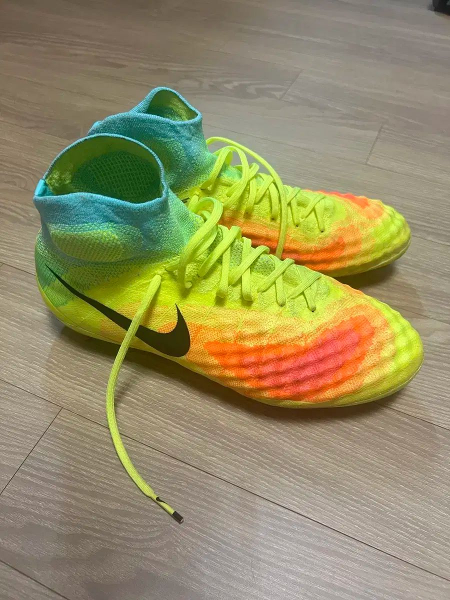 マジスタ オブラ Nike マジスタ オブラ FG(オレンジ)