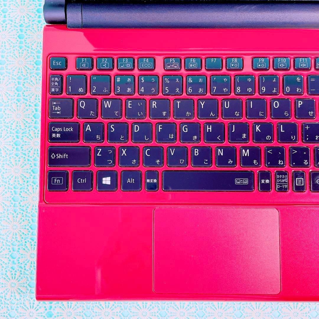 大容量1TB❣️Corei7✨️ブルーレイ小型ノートパソコン✨️カメラ・テンキー付き赤 大容量1TB❣️高性能Corei7✨️ブルーレイ対応 小型 おしゃれ赤