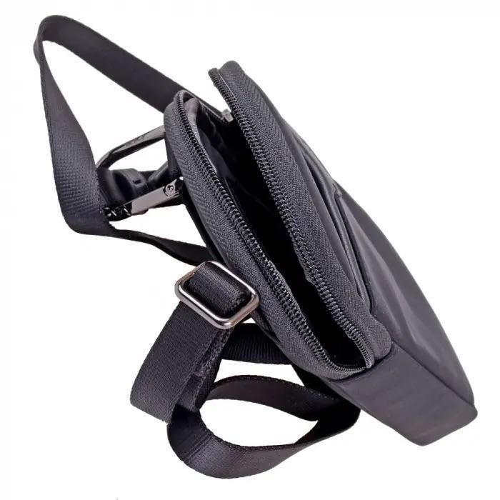 TUMI トゥミ　ブラック ボディバッグ　旅行用　携帯用バッグ　ポーチ　ツミ 在庫処分 TUMI 新品 BEECH SM CROSSBODY POUCH ポーチ 小物入れ
