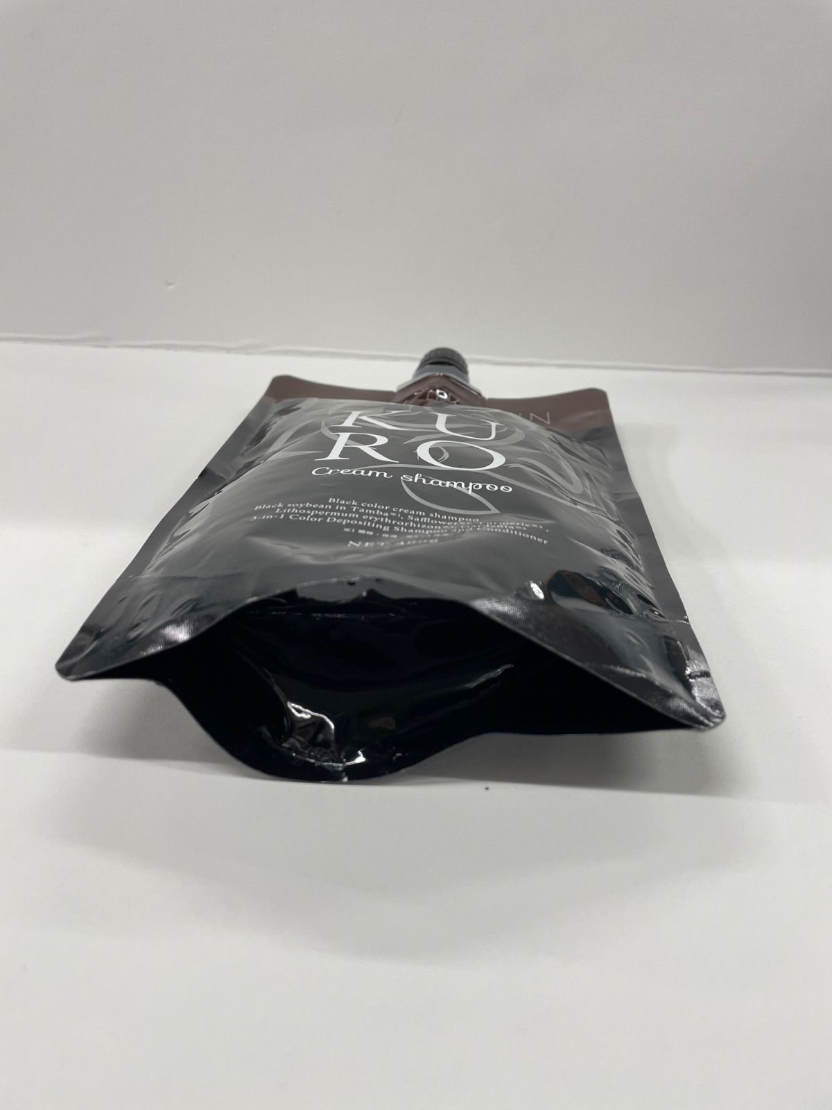 Kuro Cream Shampoo ダークブラウン 4個セット 期間限定クーポン配布中白髪染め シャンプー トリートメント KUROクリームシャンプー 400g 単品 バランローズ 公式 VALANROSE  クロ カラーシャンプー カラートリートメント 白髪用 白髪染めトリートメント 黒 茶 (mc) | VALANROSE 公式ショップ