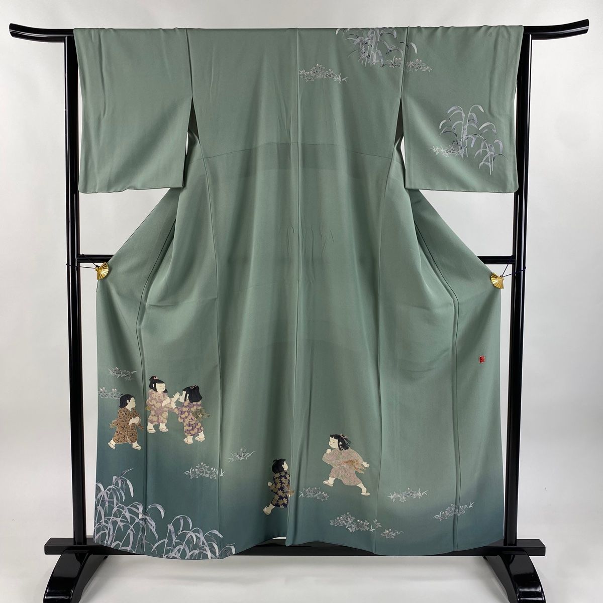 訪問着 身丈157.5cm 裄丈65cm M 袷 関口遼一 落款 遊ぶ童 草花 裾ぼかし 灰緑 正絹 秀品