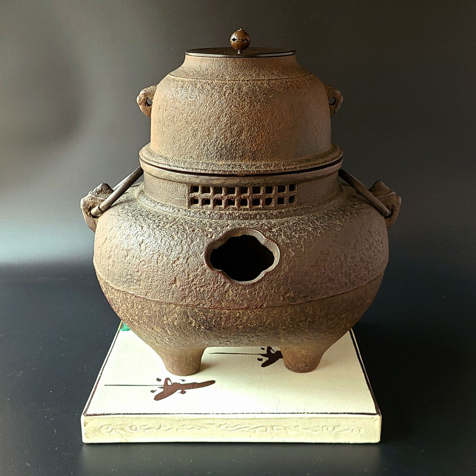 茶道具 鉄製 鬼面風炉 時代 鋳物 茶の湯釜 湯沸かし 茶釜 鉄風炉 切掛