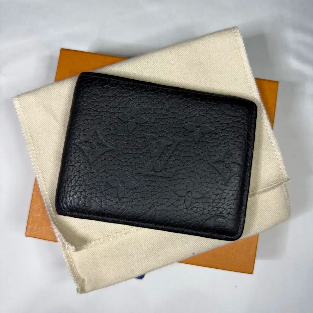 NFC ルイ ヴィトン トリヨン モノグラム ブラック スリム ウォレット 二つ折り財布 M69075