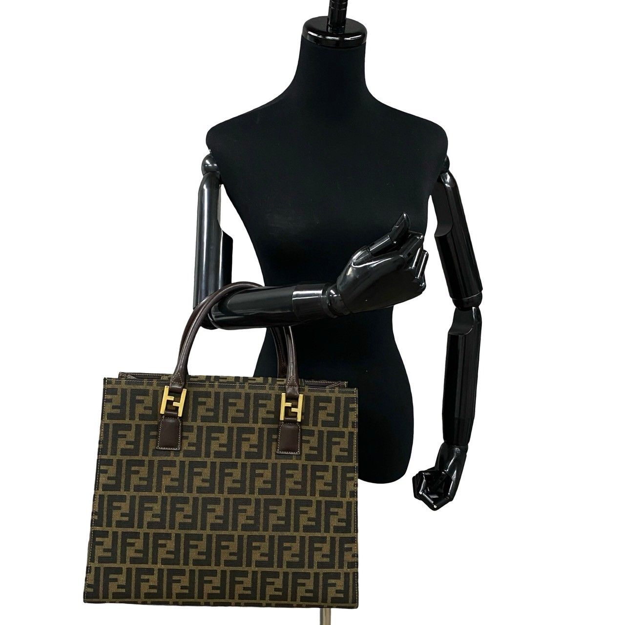 FENDI ビジネスバッグ レザー ハンドバッグ A4可能 美品】FENDI ロゴ