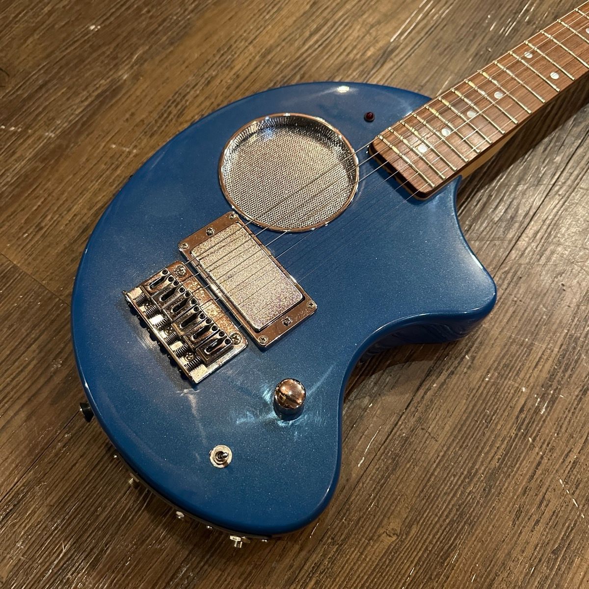 Fernandes DEGI-ZO Electric Guitar エフェクター内蔵 エレキ