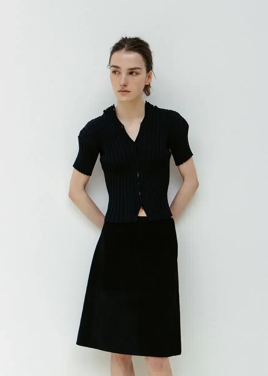 le17 MILLIE KNIT SHORT CARDIGAN BLACK