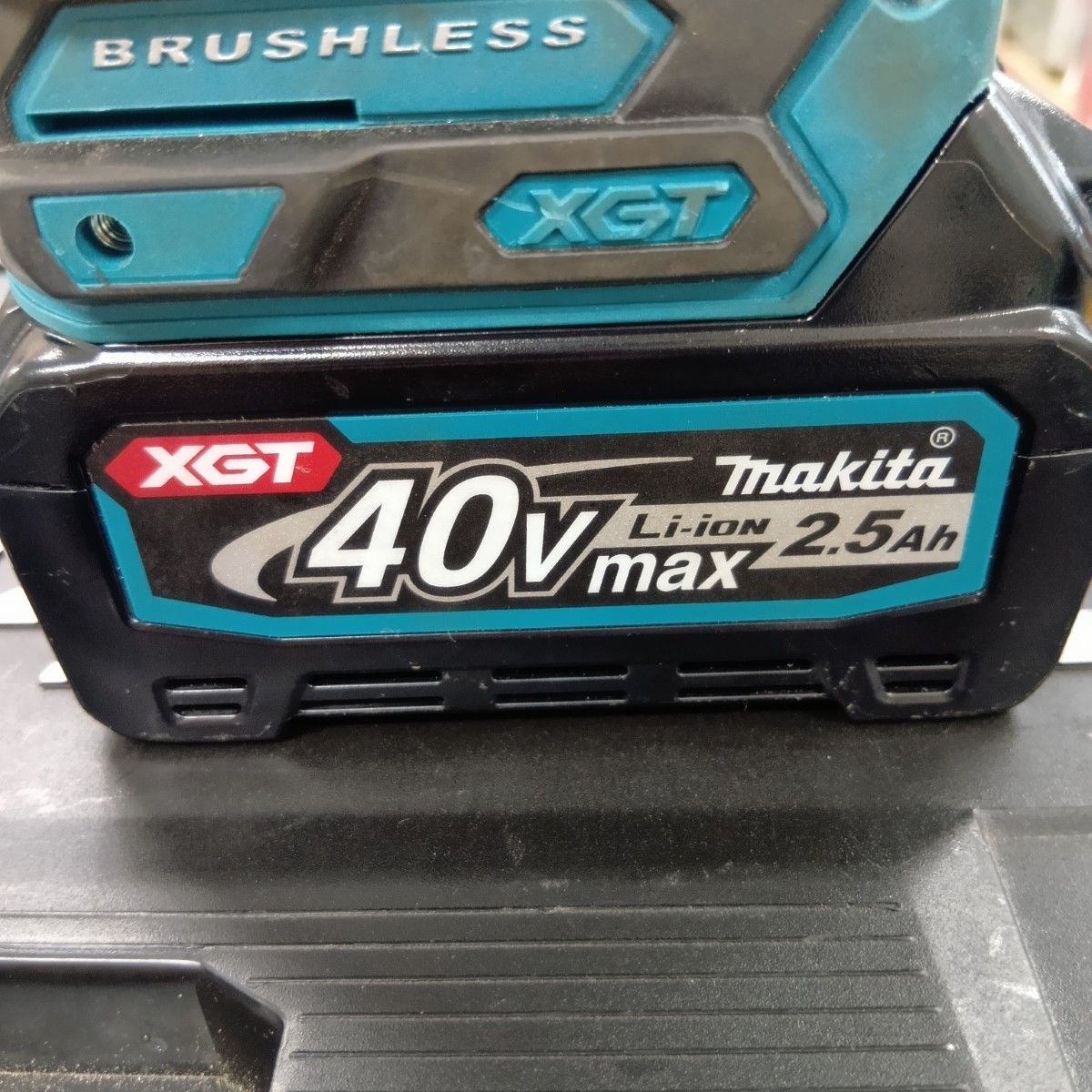  MAKITA マキタ ブルー 工具 締め付け工具 インパクトレンチ 程度B 充電器 充電池 ケース付 コードレス式 40 v 2 5 Ah 使用感有 電動インパクトレンチ ドリル ドライバー レンチ