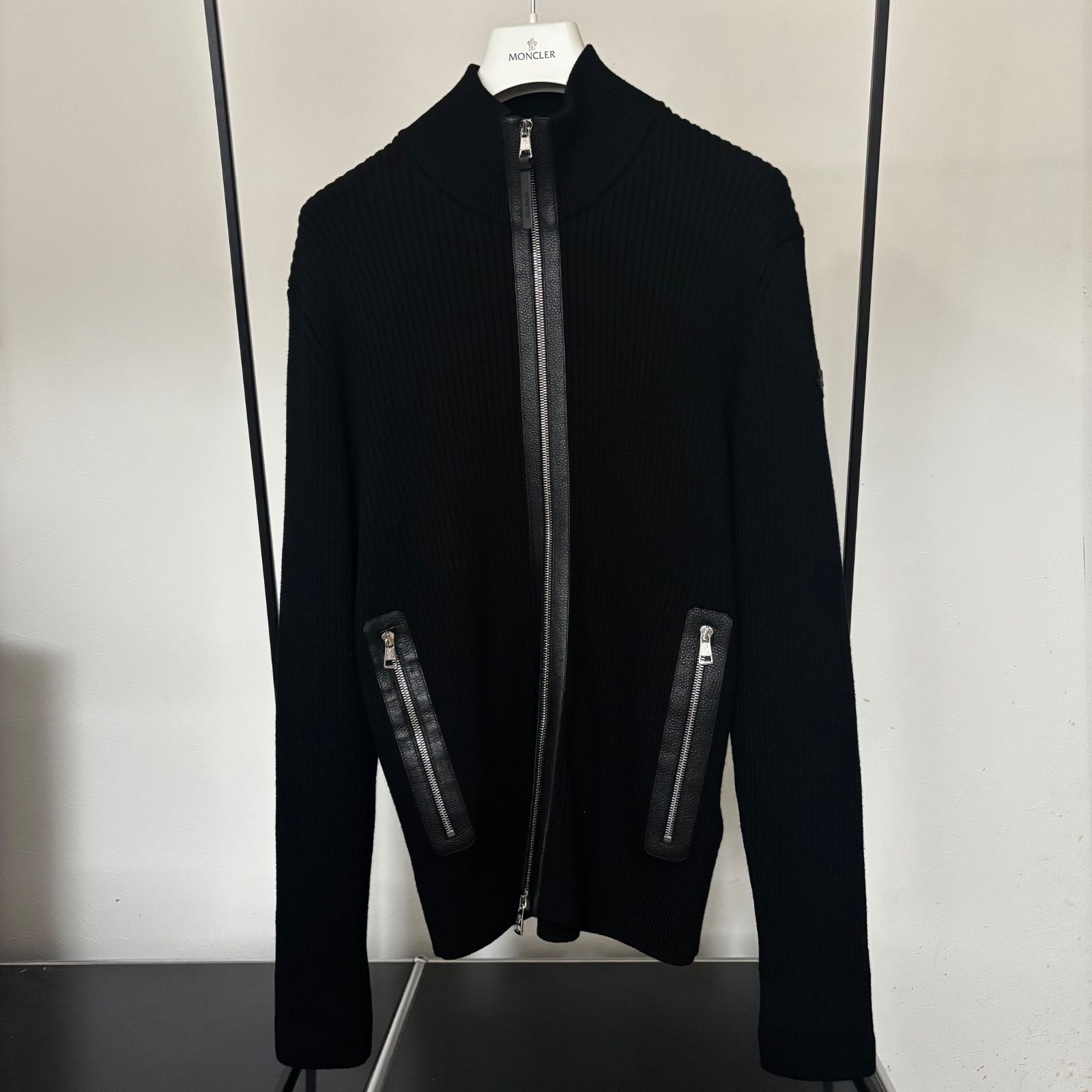 ☆モンクレール2023-24年AWハイブリッドダウンニットL超美品☆
