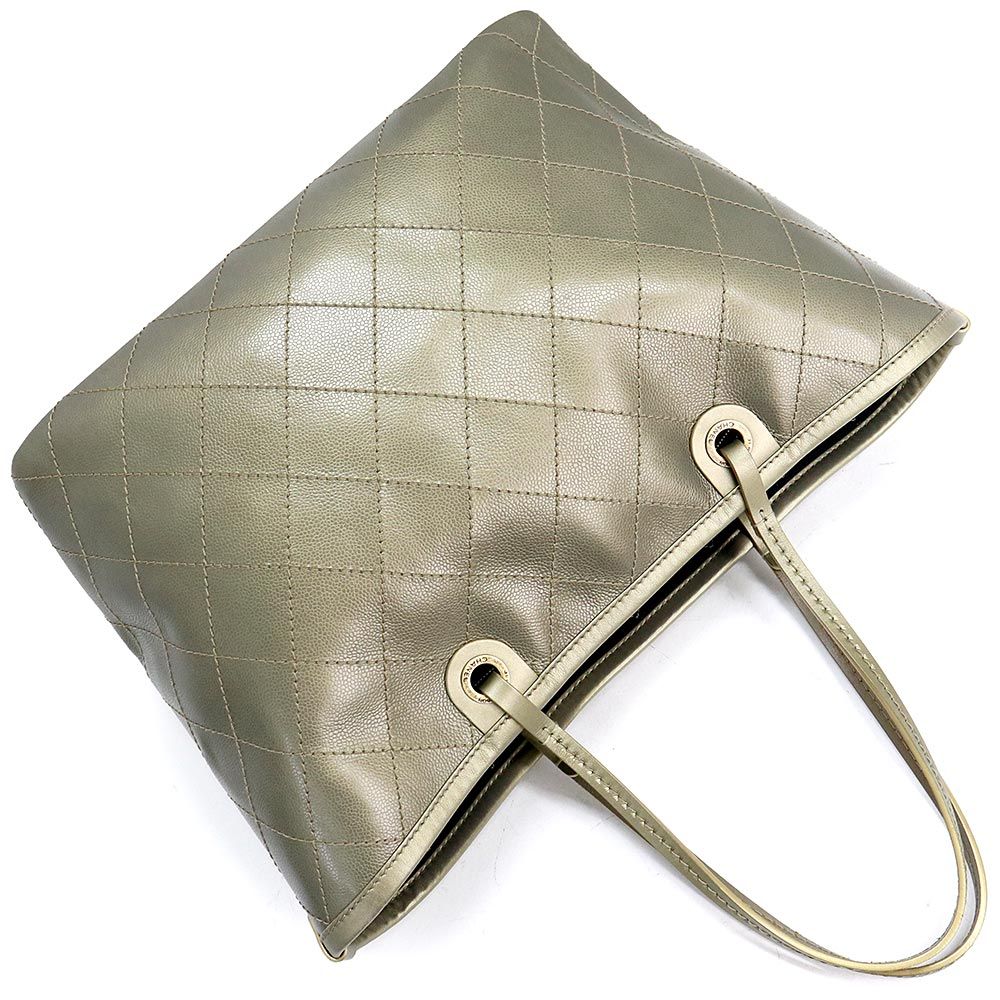 シャネル オンザロード マトラッセ シルバー金具 レザー トートバッグ ココマーク ライトグレー系 バッグ CHANEL