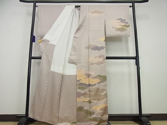 平和屋1□極上 皇室献上作家 藤井寛 訪問着 駒刺繍 雲重ね文 金彩 パールトーン加工 逸品3s2198 - メルカリ