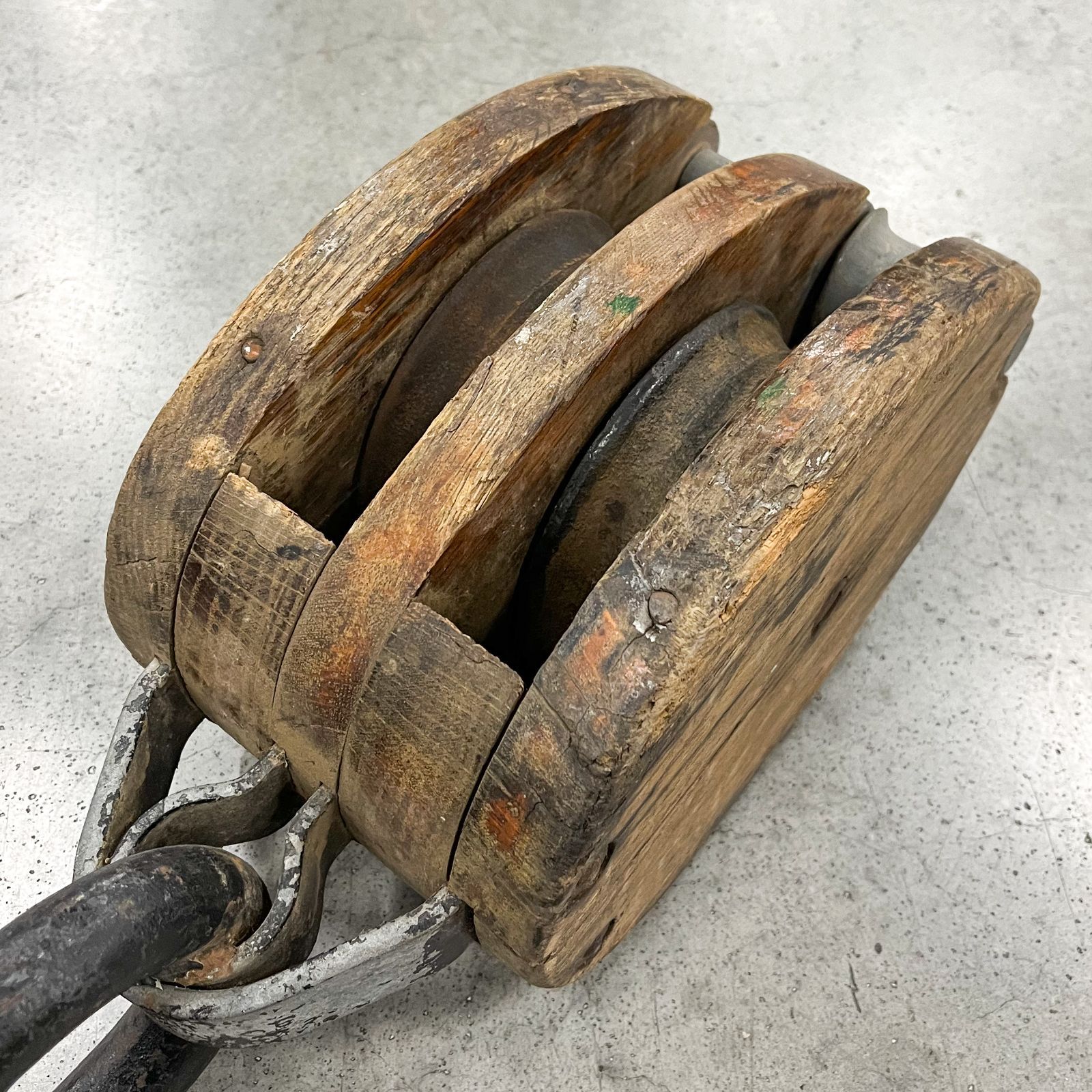 Vintage Industrial Pulley ビンテージ インダストリアル プーリー 滑車 店舗什器 MARWIL-DEMENAGEMENTS_CH