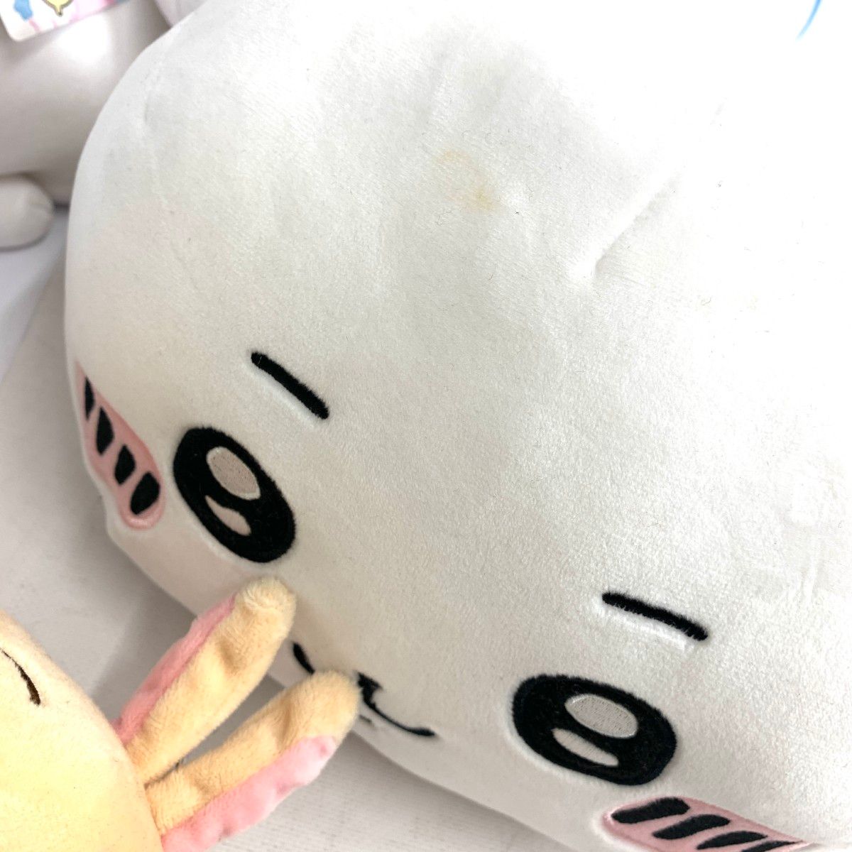 ちいかわまとめ売り。ちいかわ、うさぎ、ハチワレ、くりまんじゅう、モモンガ。 ちいかわ：ちいかわ、ハチワレ、うさぎが“お座り”ぬいぐるみに