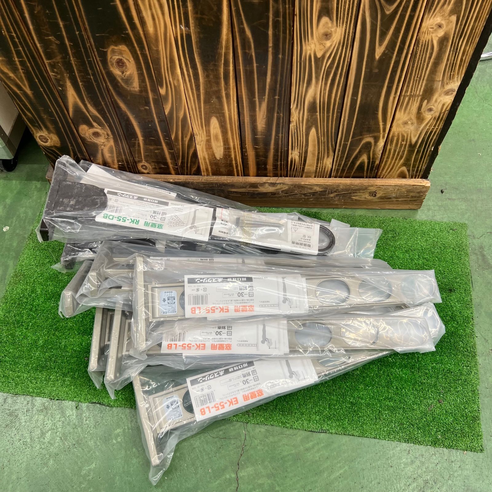 川口技研 窓壁用物干し ホスクリーン 8点 EK-55-LB/RK-55-DB 杉田