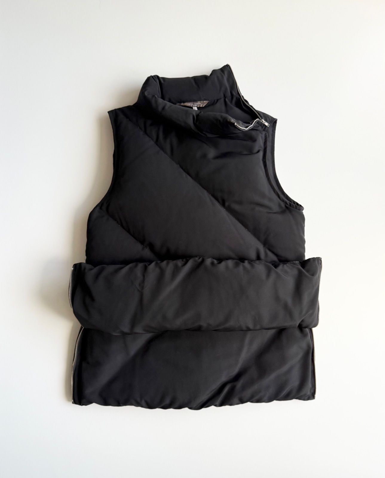 変形ベスト ダウンジャケット