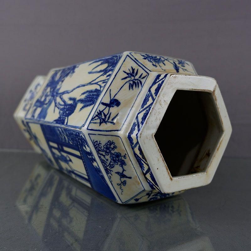青花開窓人物六方灯籠瓶 現代工芸品 美術品 装飾品 置物 青花開窓人物六方灯籠瓶 現代工芸品 美術品 装飾品 置物 - メルカリ