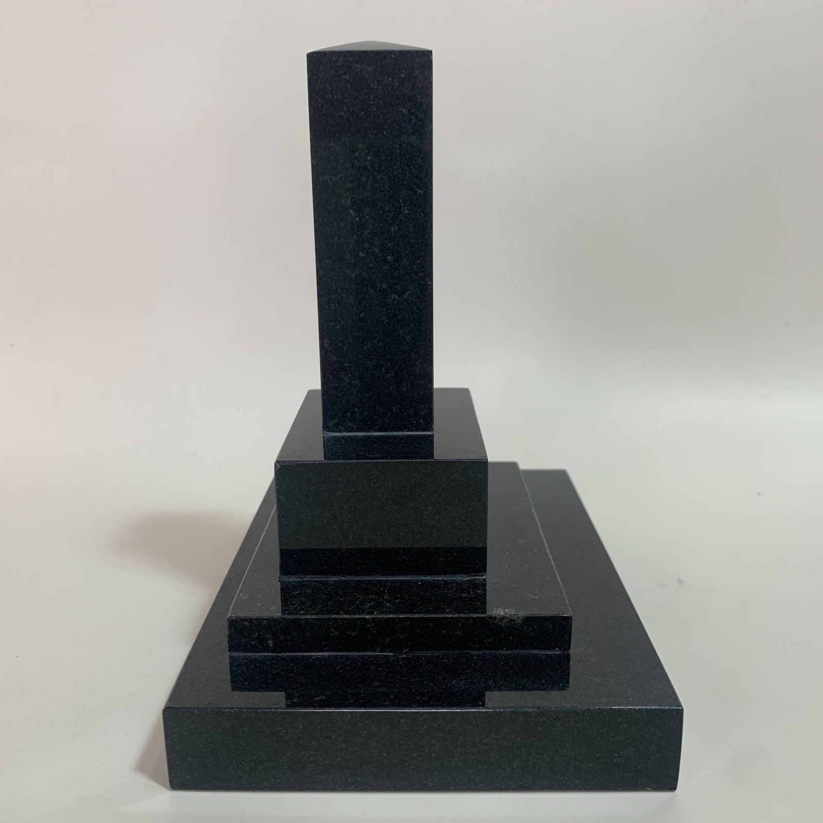 天然石 彫刻 橋 黒御影石