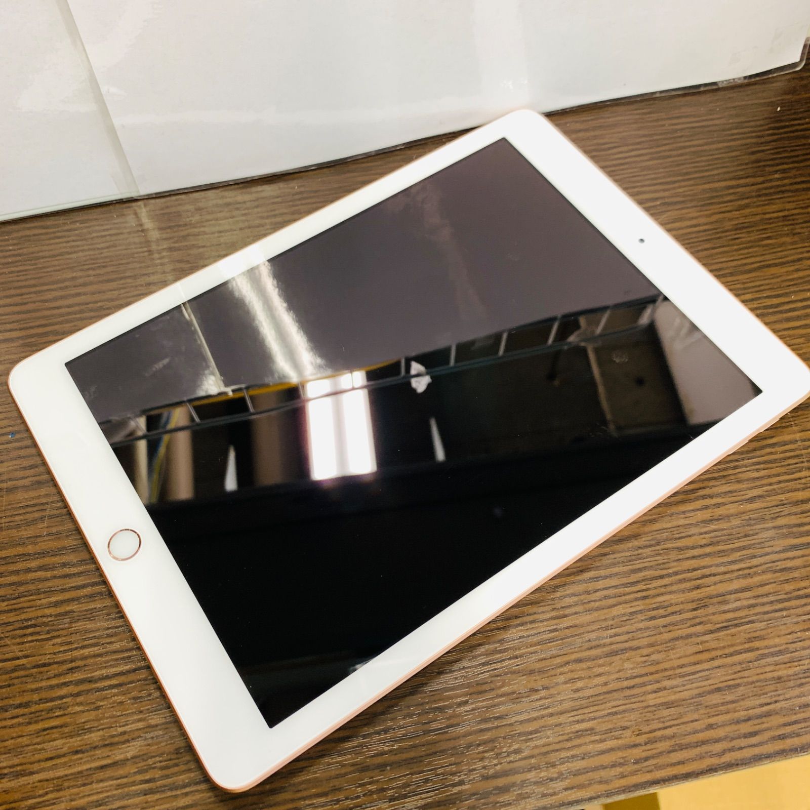 訳あり品】iPad 第6世代 32GB WiFiモデル 32GB - メルカリ