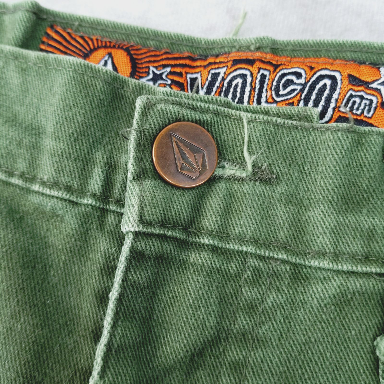 VOLCOM 34 サイズ ショートパンツ グリーン系 コットン100