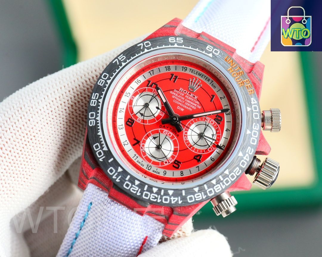 今日 ROLEX ロレックス コスモグラフデイトナシリーズ 高複合炭素繊維と強力ルミネッセンス素材を採用