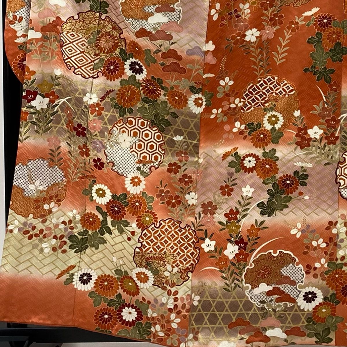 在庫一掃】 振袖 身丈159cm 裄丈68cm L 袷 吾妻徳穂 落款 雪輪 菊 刺繍  