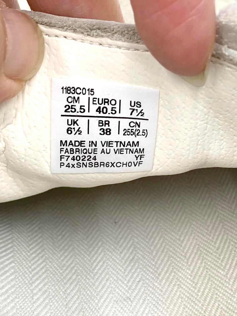 オニツカタイガー 1183C015