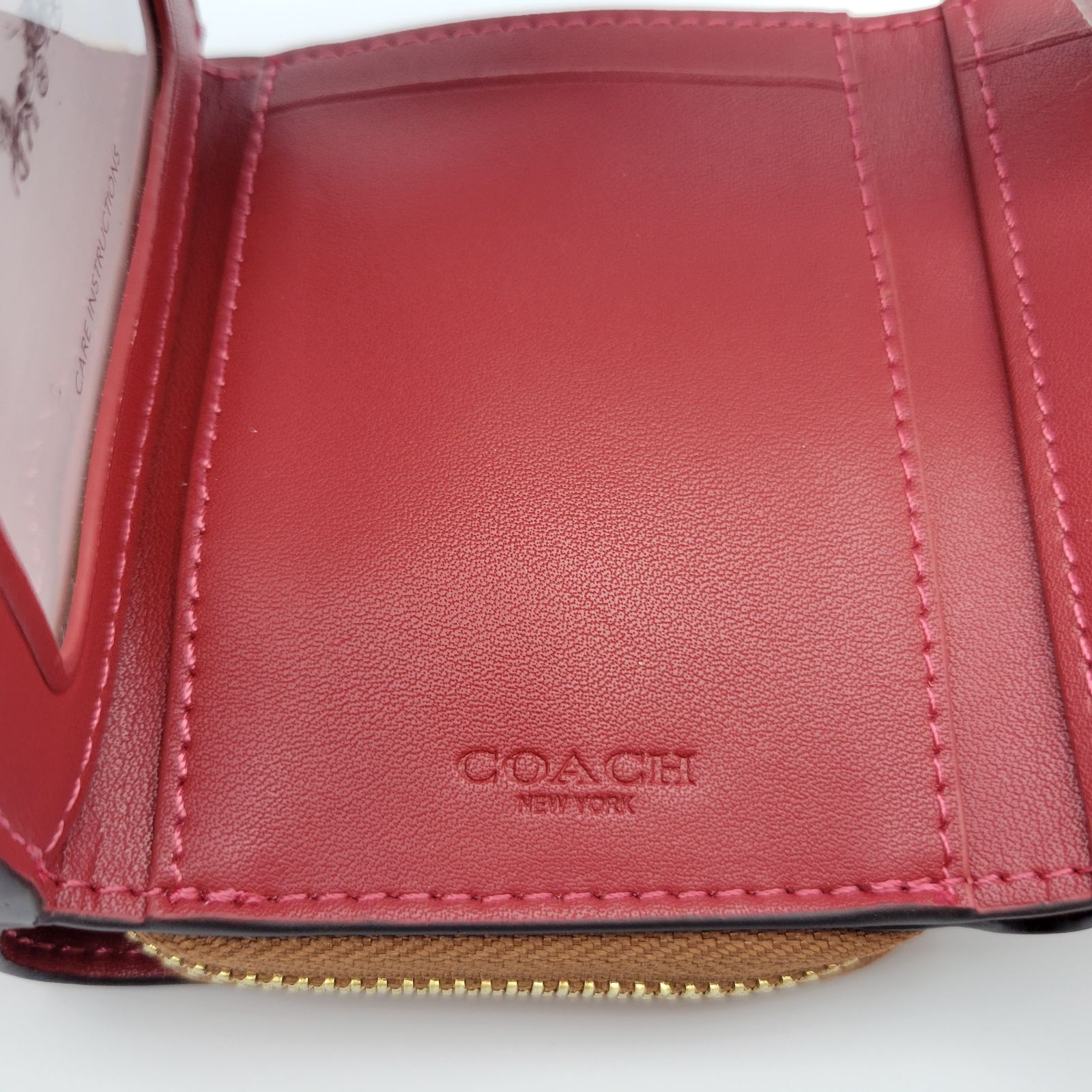 【新品】COACH 三つ折り財布 シグネチャーカーキマルチ フローラル - メルカリShops