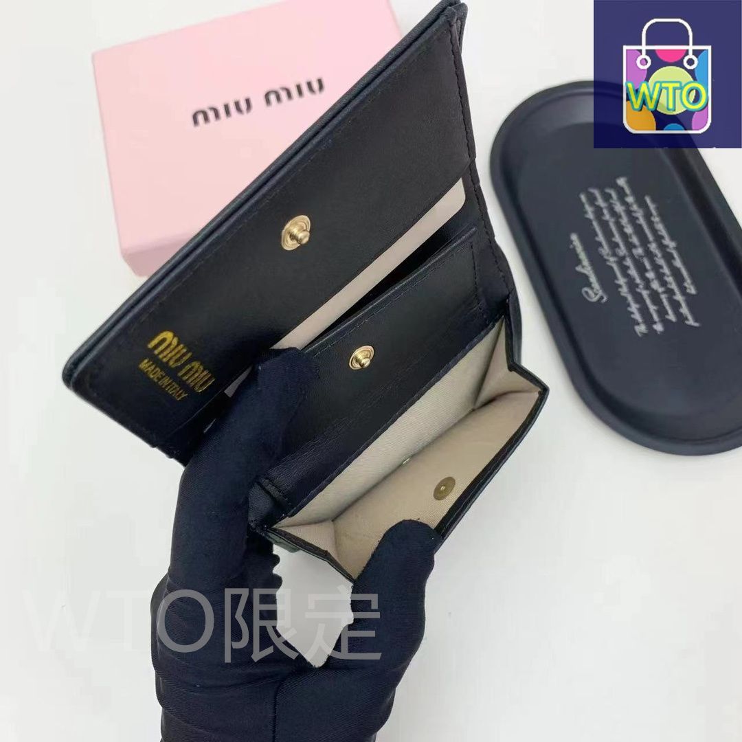 本日限定特価】ミュウミュウ レザー ウォレット 11.5×10×3cm 高